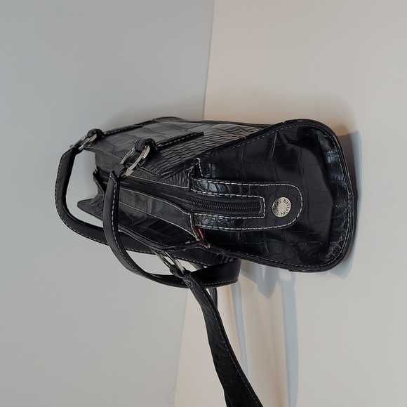 Tommy Hilfiger smaller purse bag - Picture 4 of 16